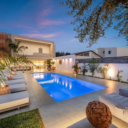 Hypnosis Beachside Villa With Private Heated Pool Georgioupoli Eksteriør billede