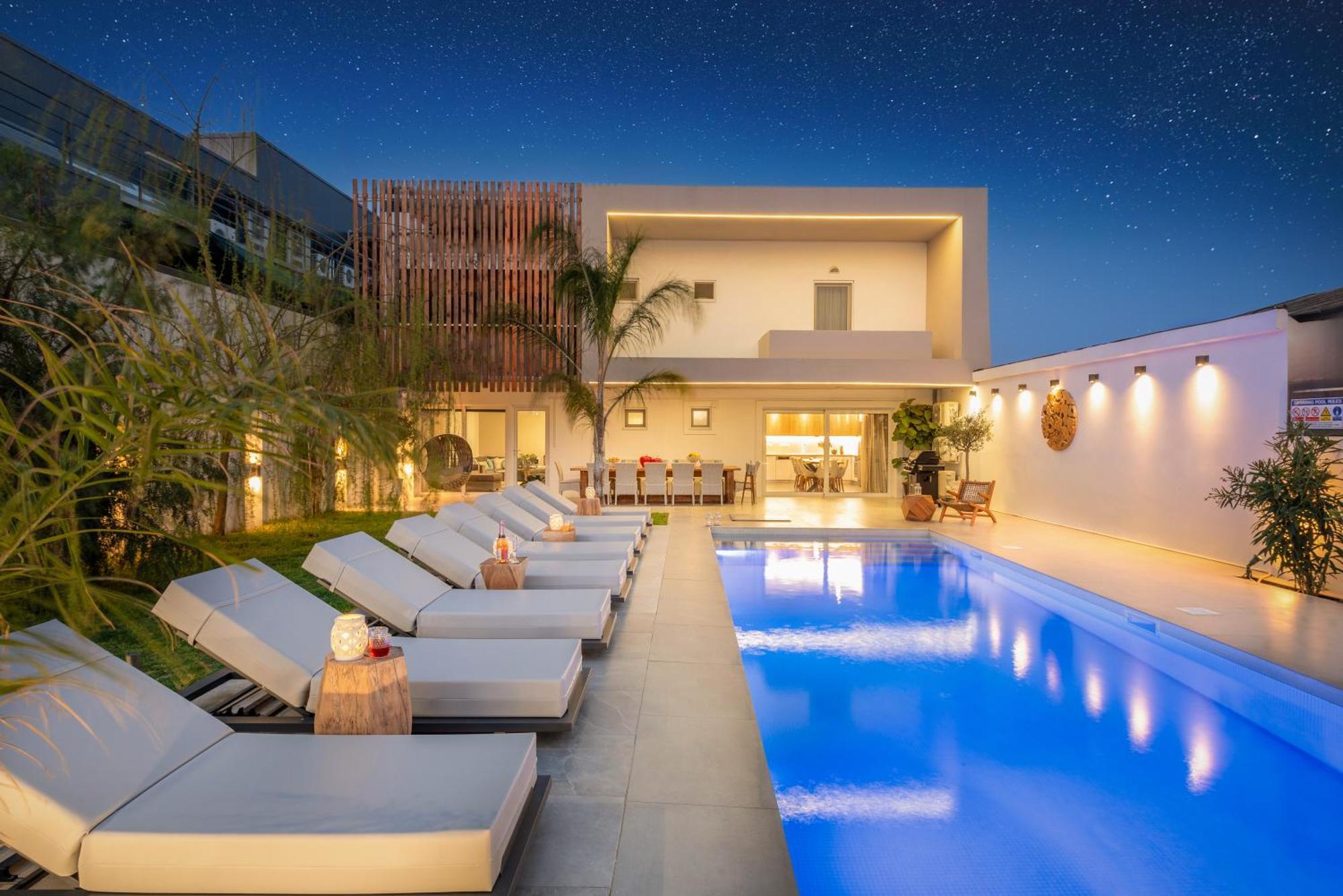Hypnosis Beachside Villa With Private Heated Pool Georgioupoli Eksteriør billede