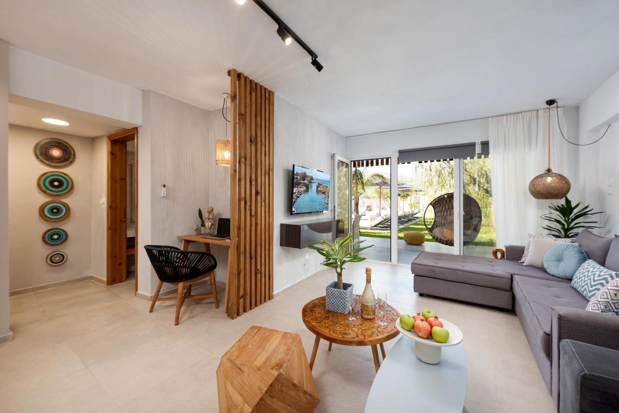 Hypnosis Beachside Villa With Private Heated Pool Georgioupoli Eksteriør billede
